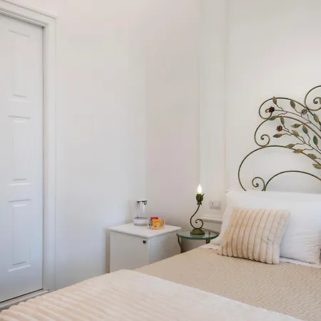 Bed & Breakfast Residenza Borbonica Naples