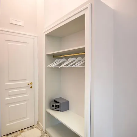 Residenza Borbonica Bed & Breakfast 2*