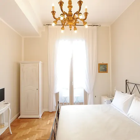Residenza Borbonica Bed and Breakfast 4*