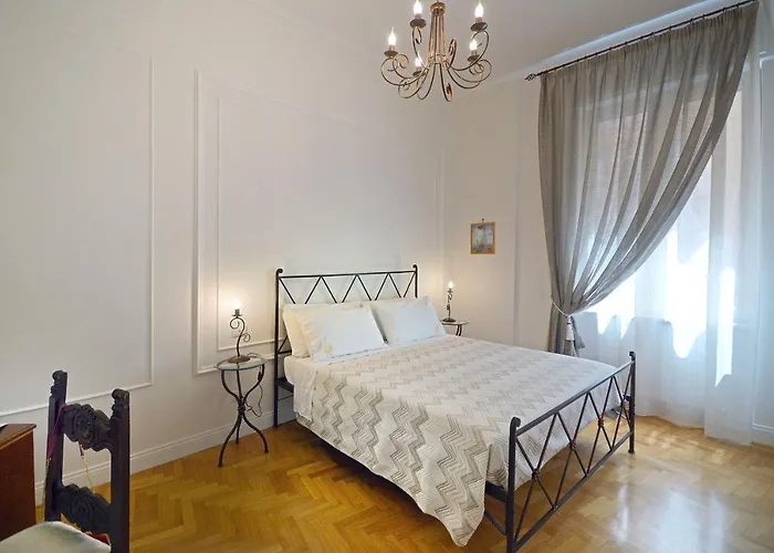 Residenza Borbonica Bed and Breakfast 4*