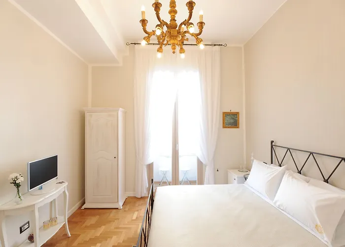 Residenza Borbonica Bed and Breakfast 4*